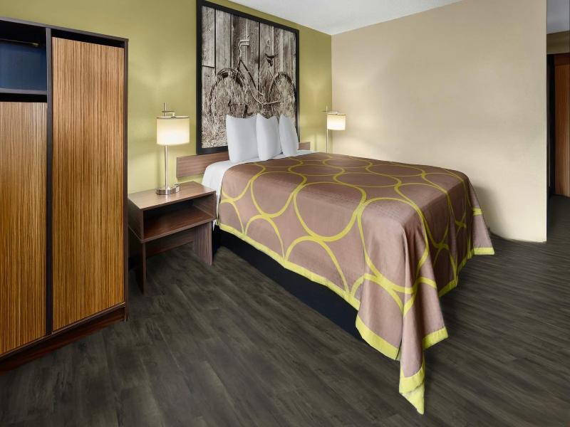 DOUBLE Accessible-Queen Size Bed — photo 4
