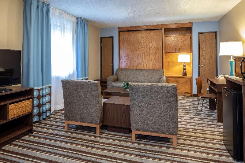 Super 8 by Wyndham Steubenville