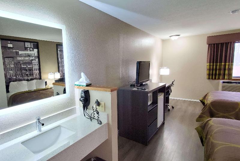 Super 8 by Wyndham Paris image