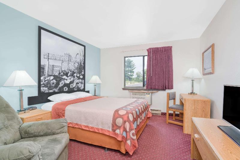 Super 8 by Wyndham Tomah Wisconsin image