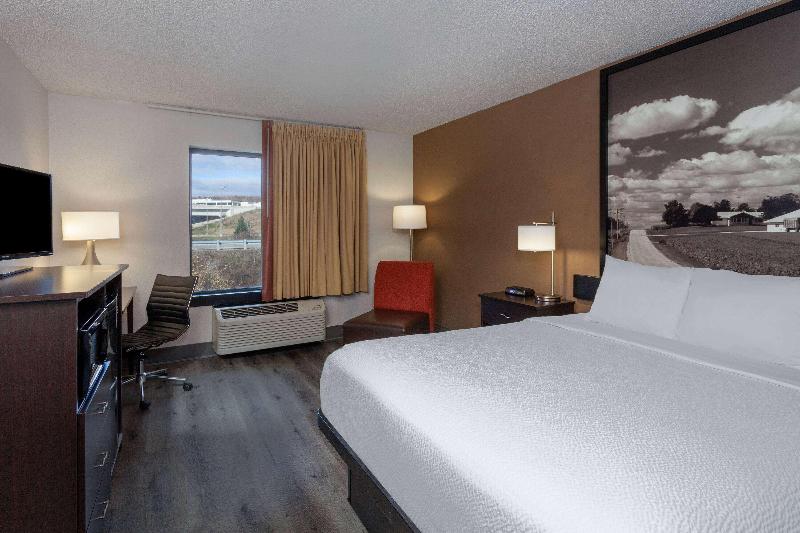 Super 8 by Wyndham Wausau