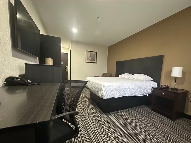 Baymont by Wyndham Bridgeton St Louis photo 13