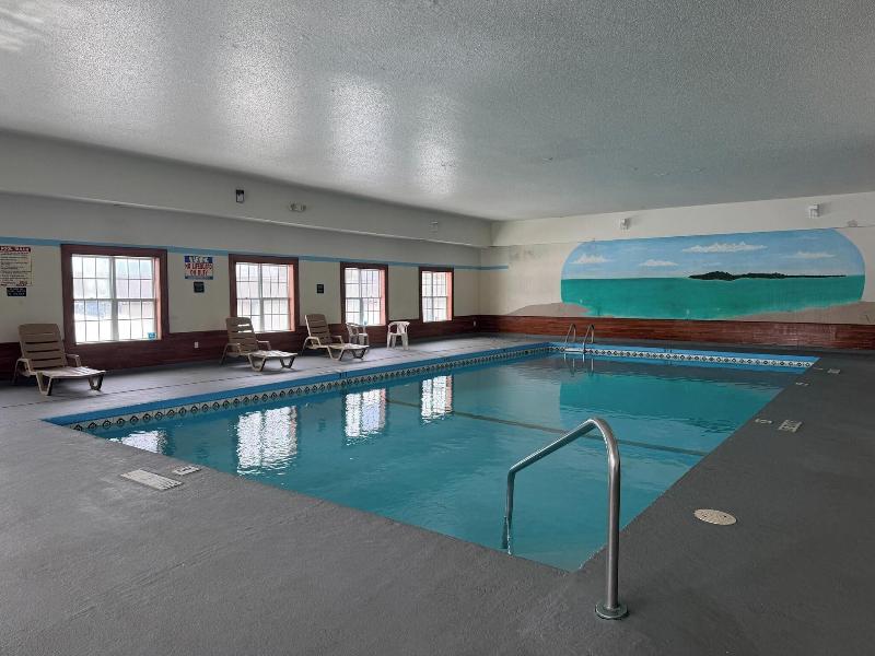 Super 8 by Wyndham Iron Mountain