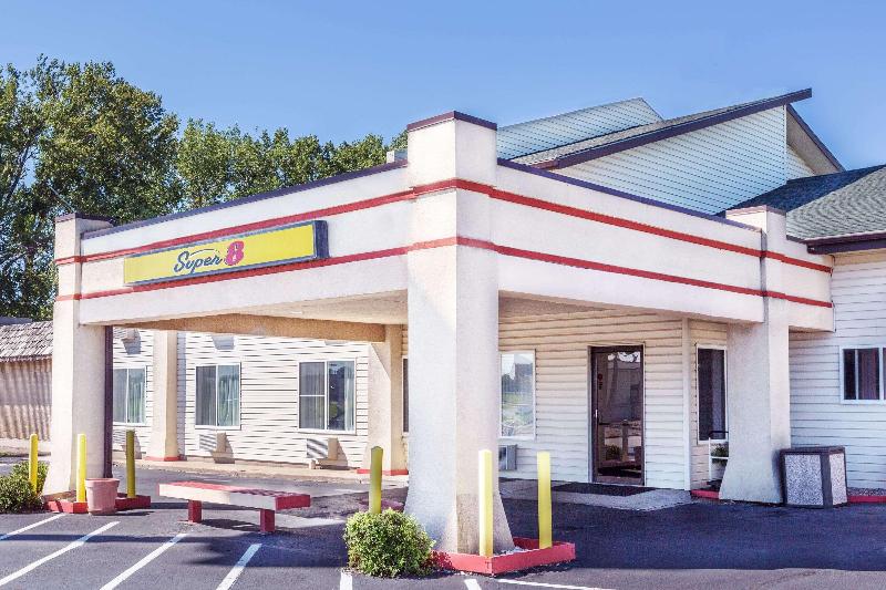 Super 8 By Wyndham North Sioux City image