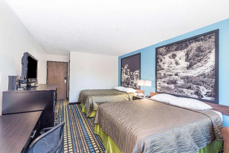 Super 8 By Wyndham North Sioux City image