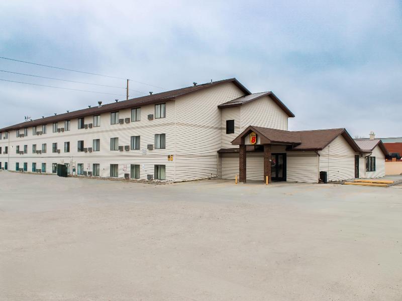 Super 8 by Wyndham Williston ND image