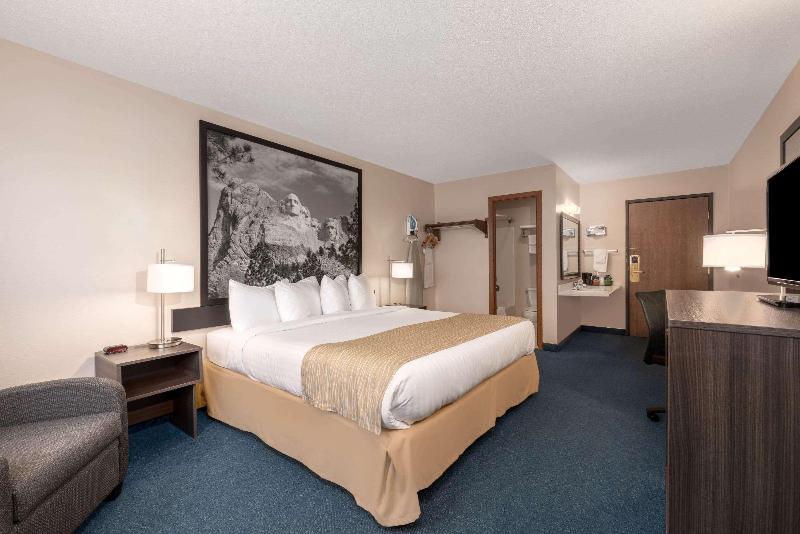 Super 8 By Wyndham Sturgis image