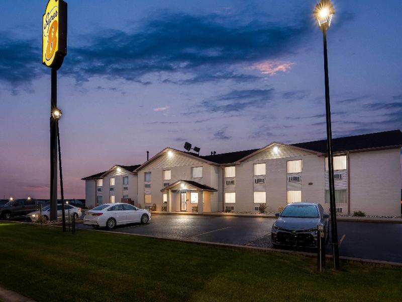 Super 8 By Wyndham Perham — general view