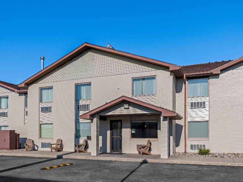Super 8 By Wyndham Perham — general view