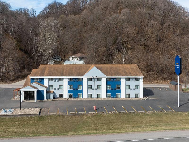Baymont by Wyndham Mankato — general view