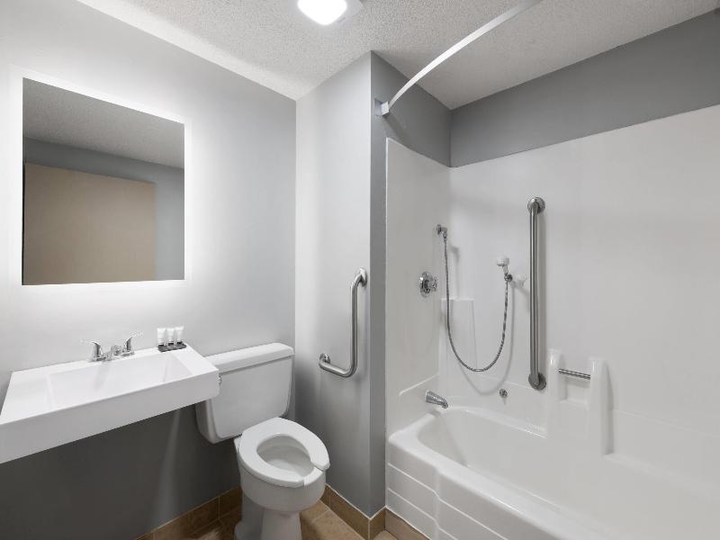 Baymont by Wyndham Mankato — photo 61