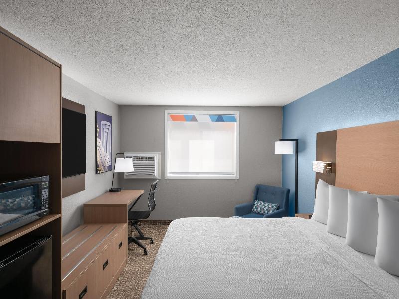 DOUBLE KING BED NON SMOKING — photo 11