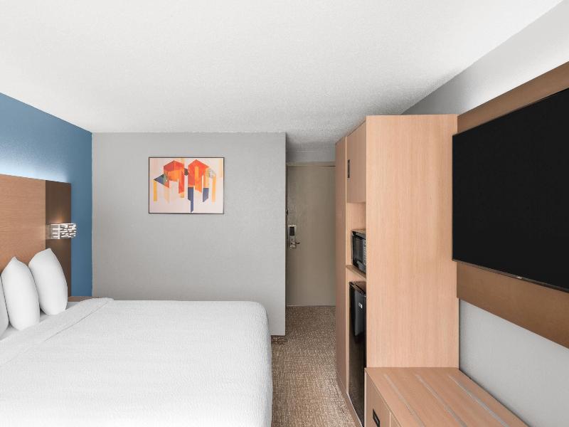 DOUBLE KING BED NON SMOKING — photo 12