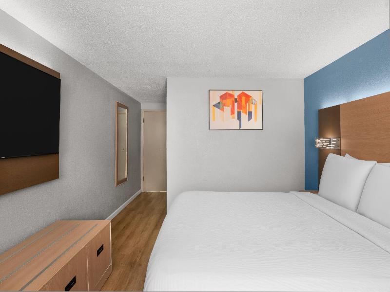 DOUBLE Accessible-Queen Size Bed — photo 6