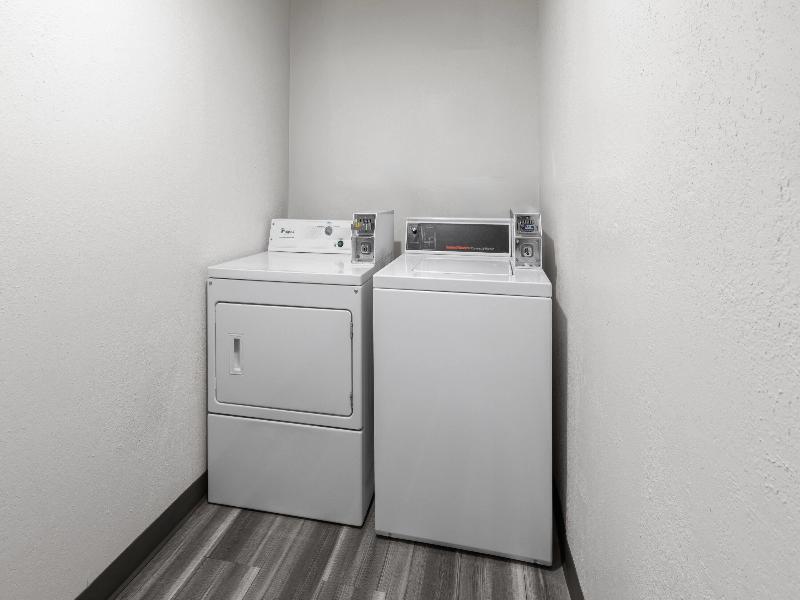 Super 8 By Wyndham Winona Mn