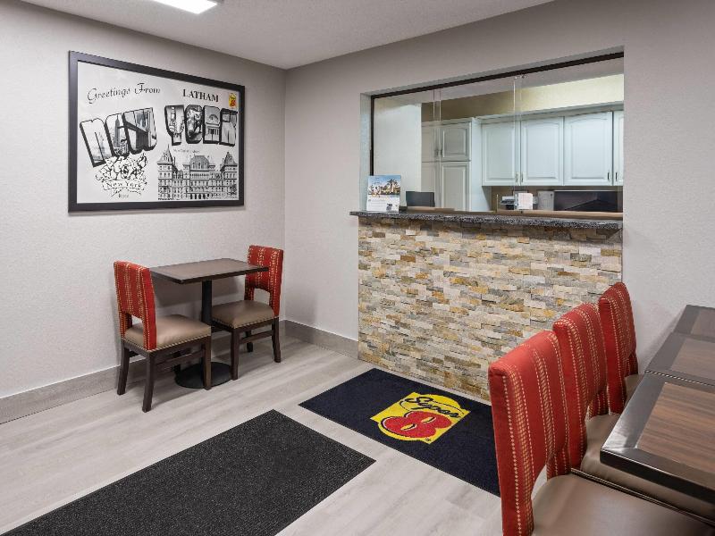 Super 8 by Wyndham Latham/Albany Airport image