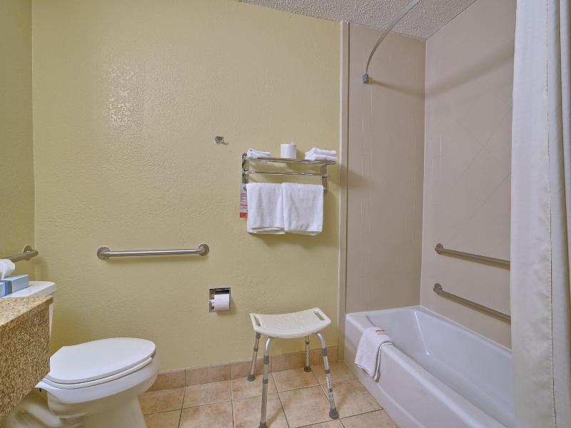 Super 8 by Wyndham Latham/Albany Airport image