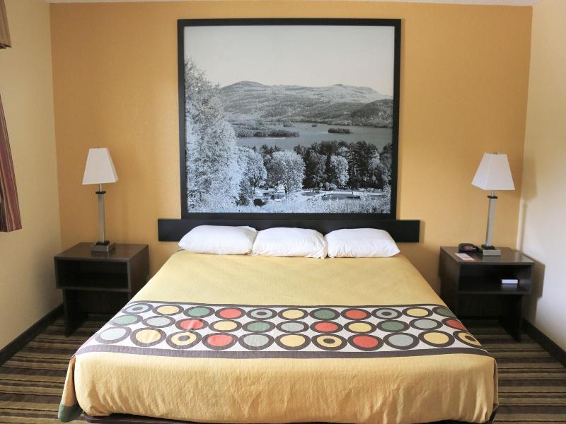 Super 8 by Wyndham Latham/Albany Airport image