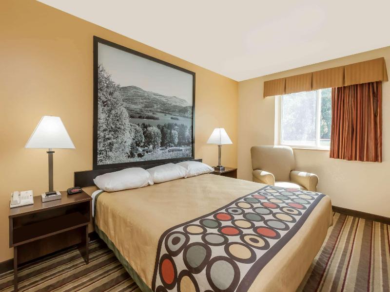 Super 8 by Wyndham Latham/Albany Airport image