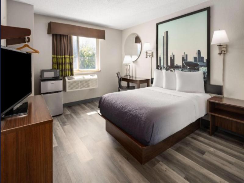 Super 8 by Wyndham Latham/Albany Airport image