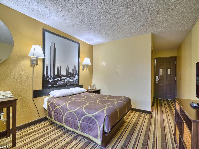 Super 8 by Wyndham Latham/Albany Airport image