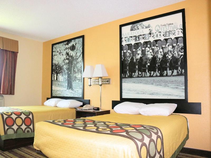 Super 8 by Wyndham Latham/Albany Airport image
