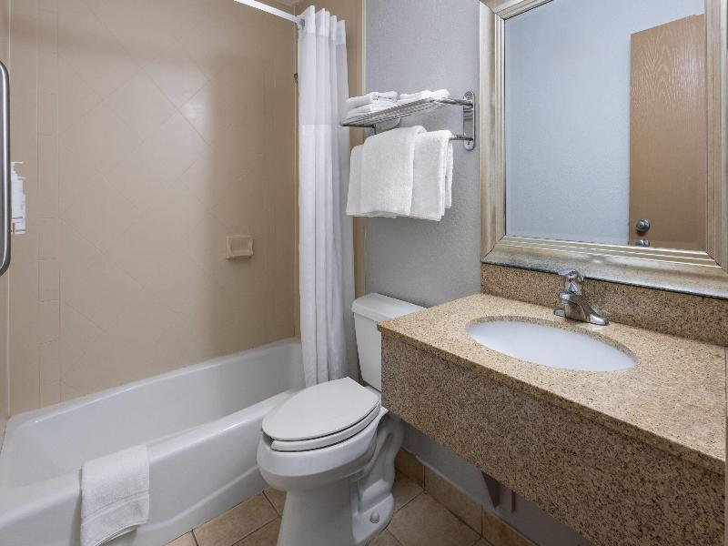 Super 8 by Wyndham Latham/Albany Airport image