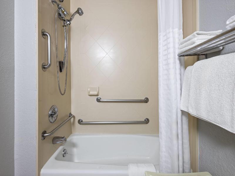 Super 8 by Wyndham Latham/Albany Airport image