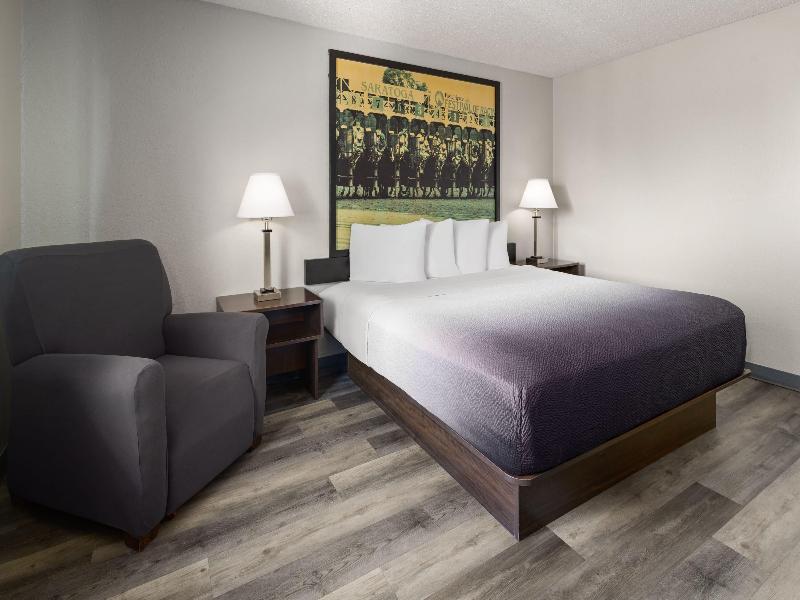 Super 8 by Wyndham Latham/Albany Airport image