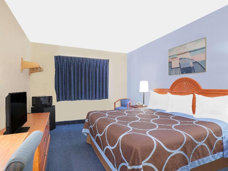 Super 8 by Wyndham Middletown image