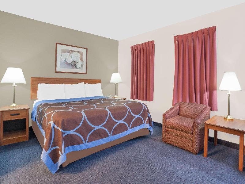 Super 8 by Wyndham Middletown image