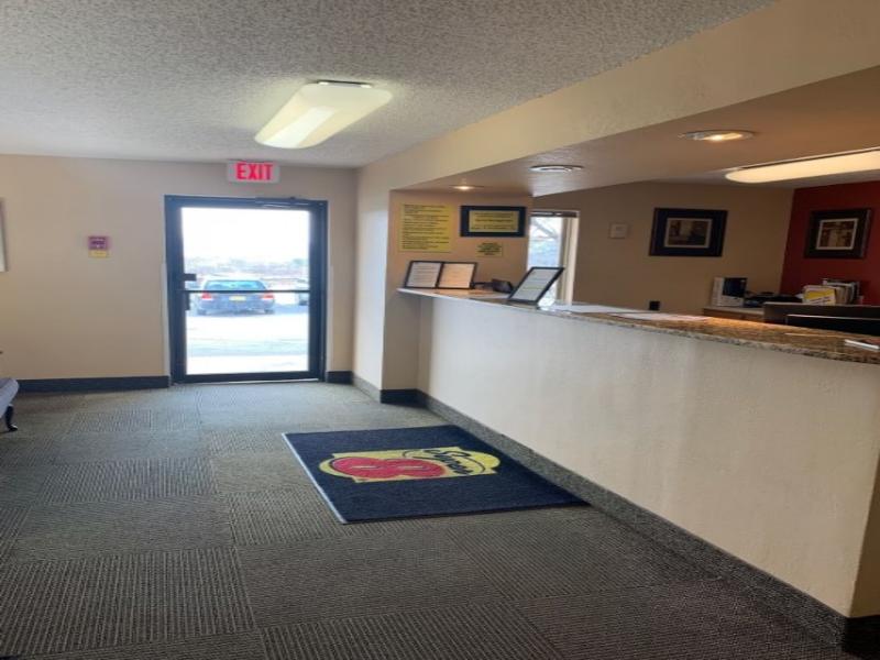Super 8 By Wyndham Newburgh/West Point Intl Airpt image