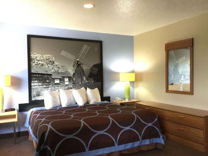 Super 8 By Wyndham Newburgh/West Point Intl Airpt image