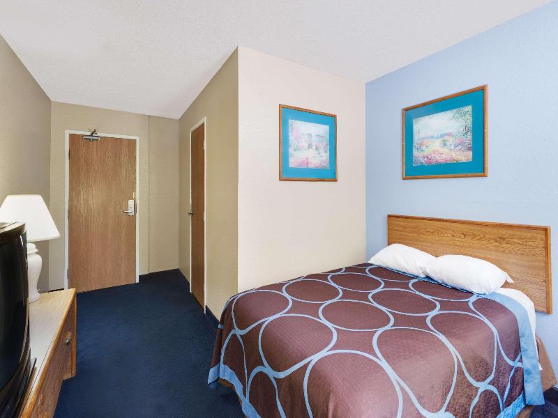 Super 8 By Wyndham Newburgh/West Point Intl Airpt image