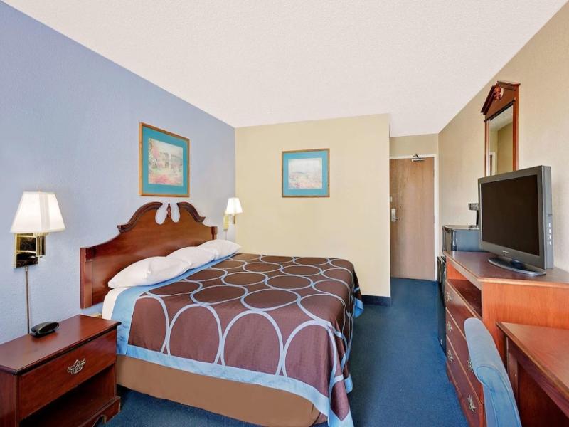 Super 8 By Wyndham Newburgh/West Point Intl Airpt image