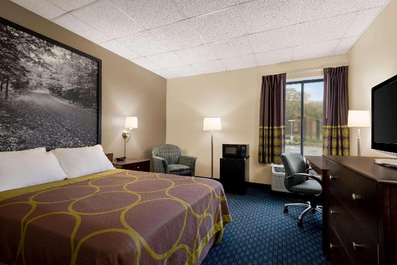 Super 8 by Wyndham Liverpool/Syracuse North Arpt image