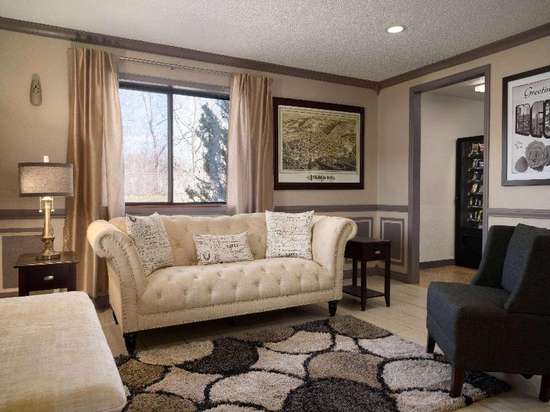 Super 8 By Wyndham Ithaca image