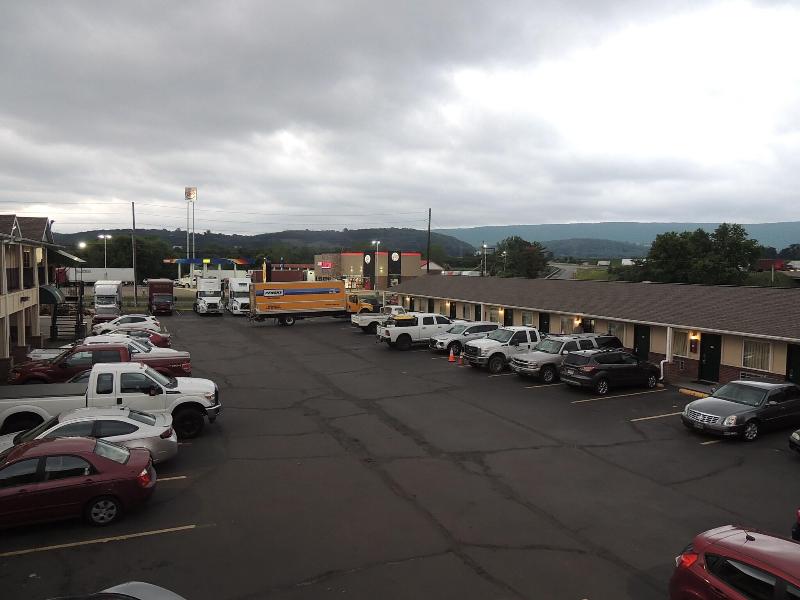 Super 8 By Wyndham Mifflinville Near Bloomsburg image
