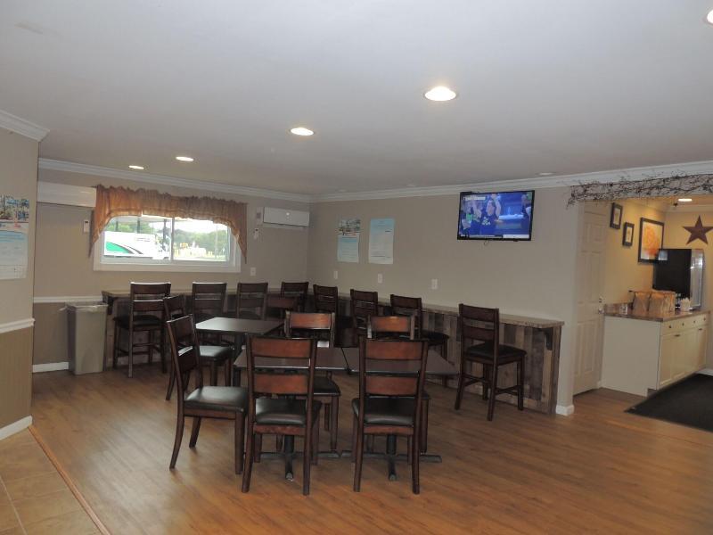 Super 8 By Wyndham Mifflinville Near Bloomsburg image