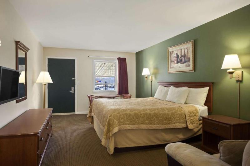 Super 8 By Wyndham Mifflinville Near Bloomsburg image