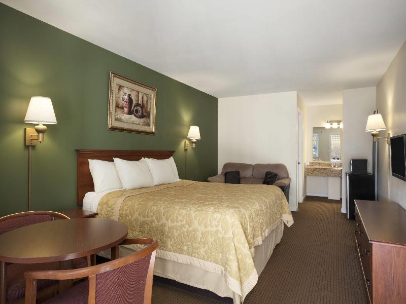 Super 8 By Wyndham Mifflinville Near Bloomsburg image