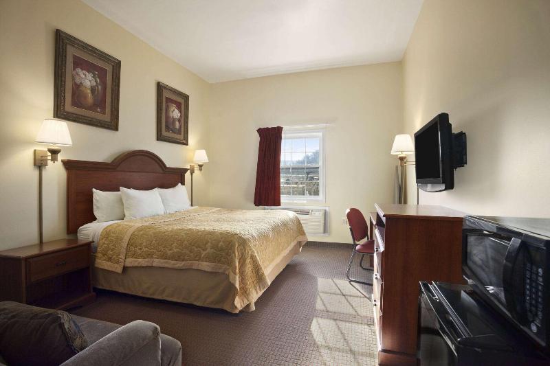 Super 8 By Wyndham Mifflinville Near Bloomsburg image
