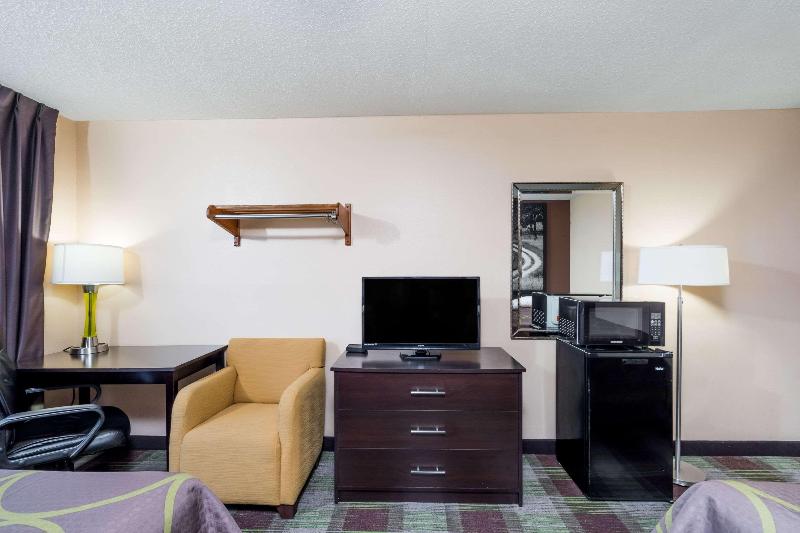 Super 8 by Wyndham Campbellsville KY image