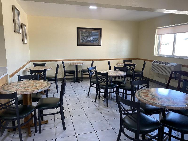 Super 8 By Wyndham Ogallala image