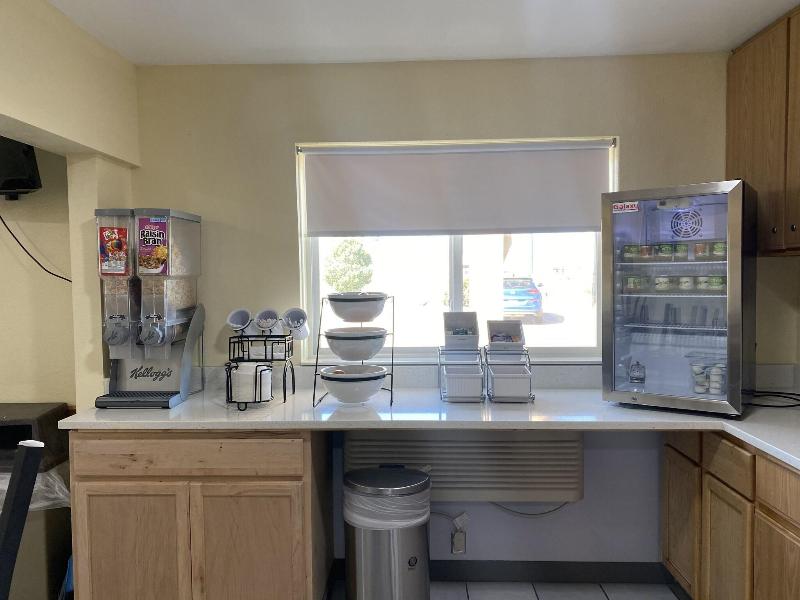 Super 8 By Wyndham Ogallala image