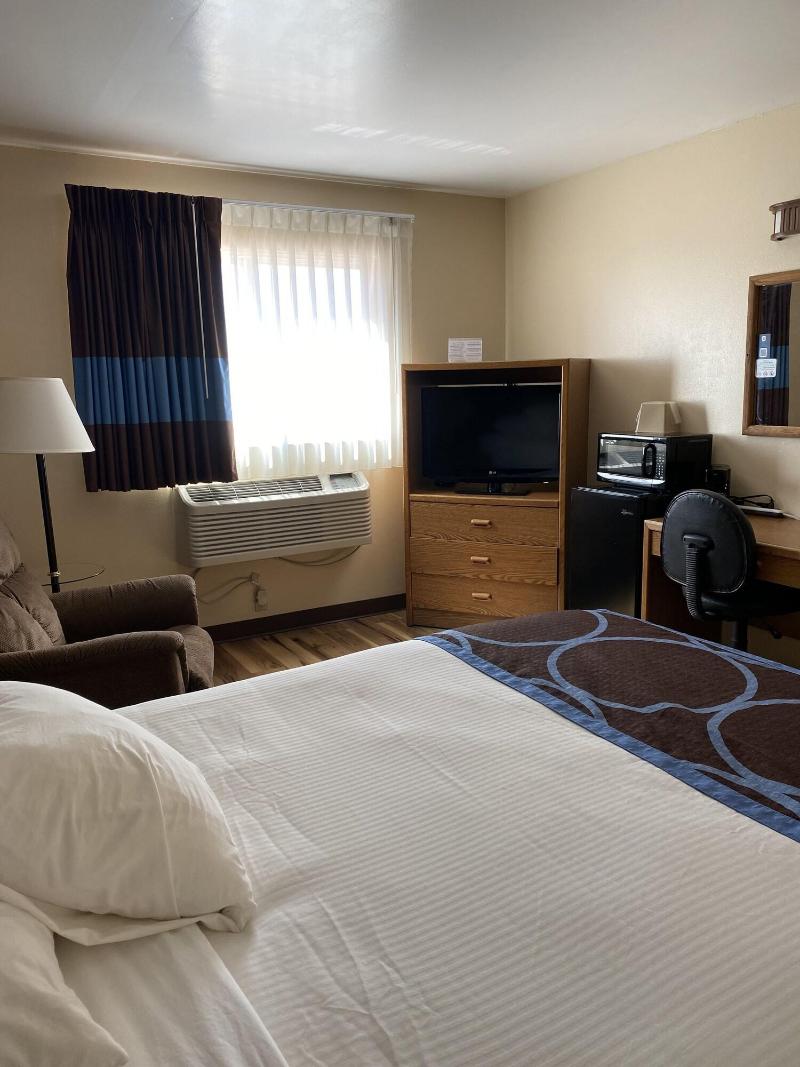 Super 8 By Wyndham Ogallala image