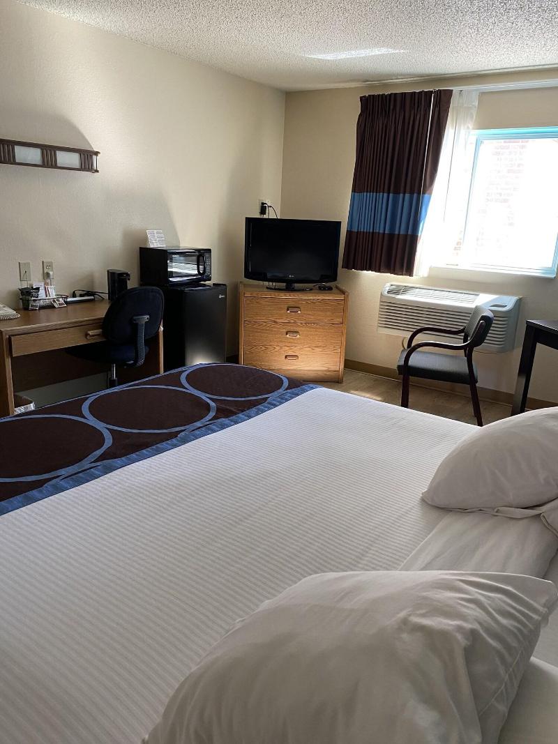 Super 8 By Wyndham Ogallala image