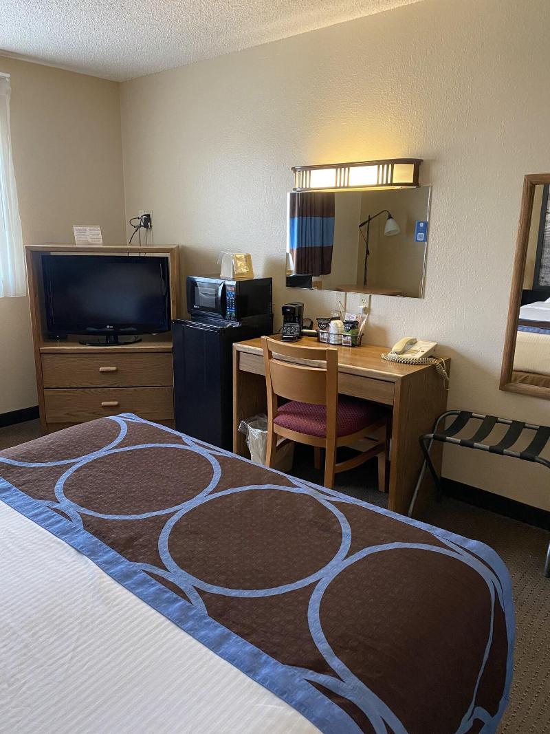 Super 8 By Wyndham Ogallala image