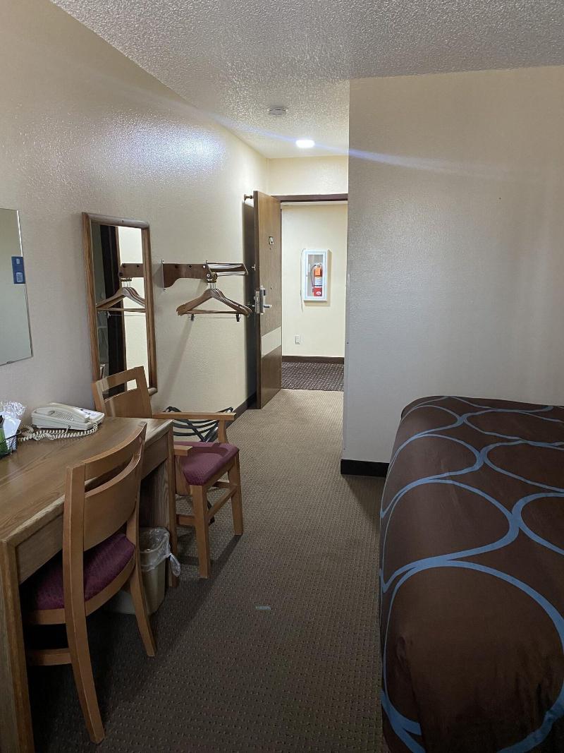 Super 8 By Wyndham Ogallala image