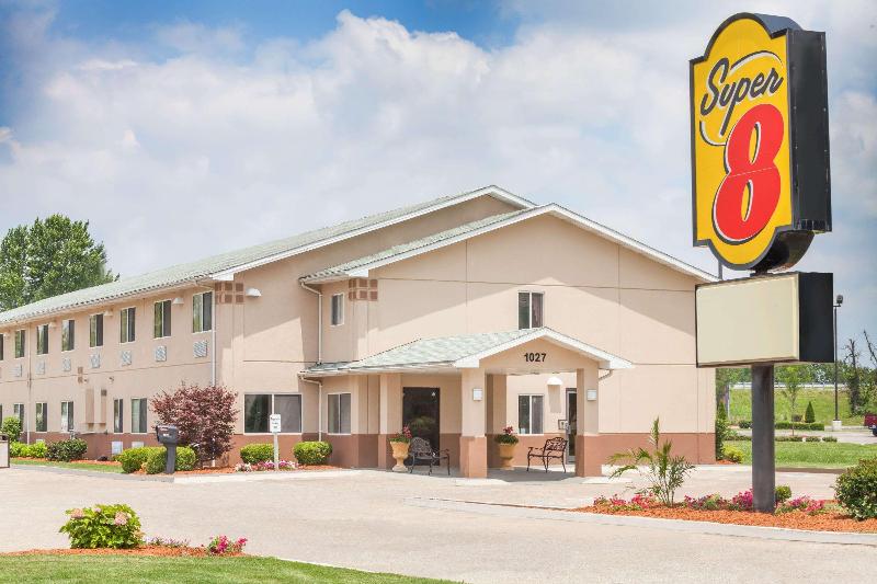 Super 8 by Wyndham Owensboro image